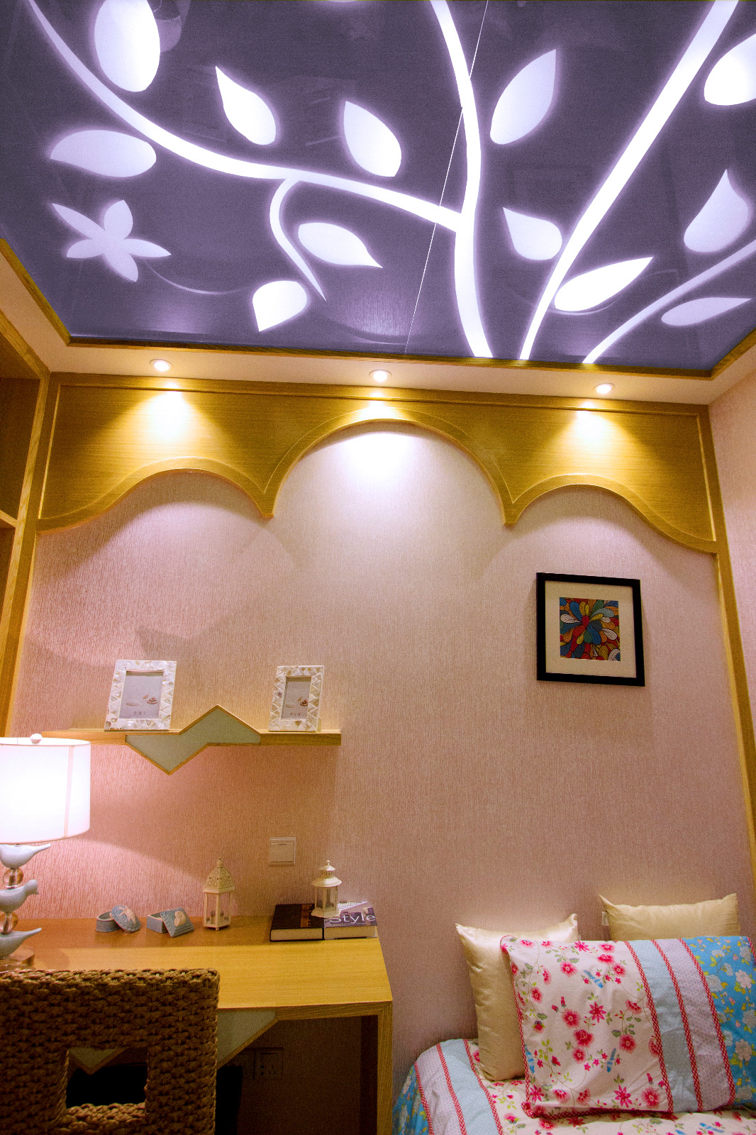 顺德公园一号浪漫巴里风样板间-8