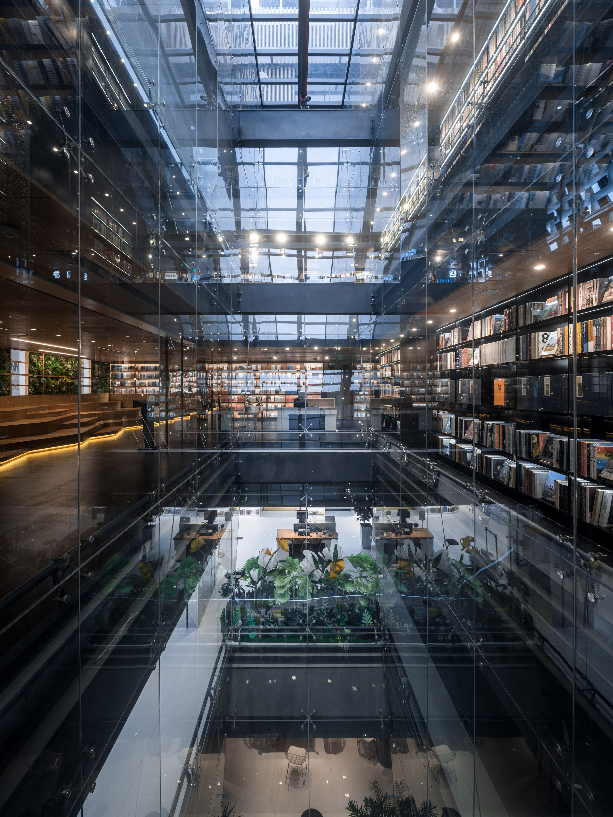 倒三角玻璃光井照亮中国武汉外语书店-19