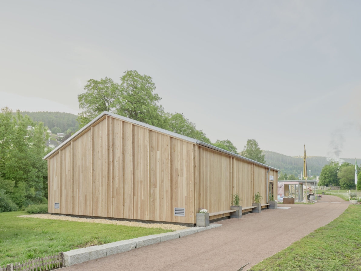  Zirkuläres Bauen: Ausstellungspavillon und Fahrzeughalle in einem-35