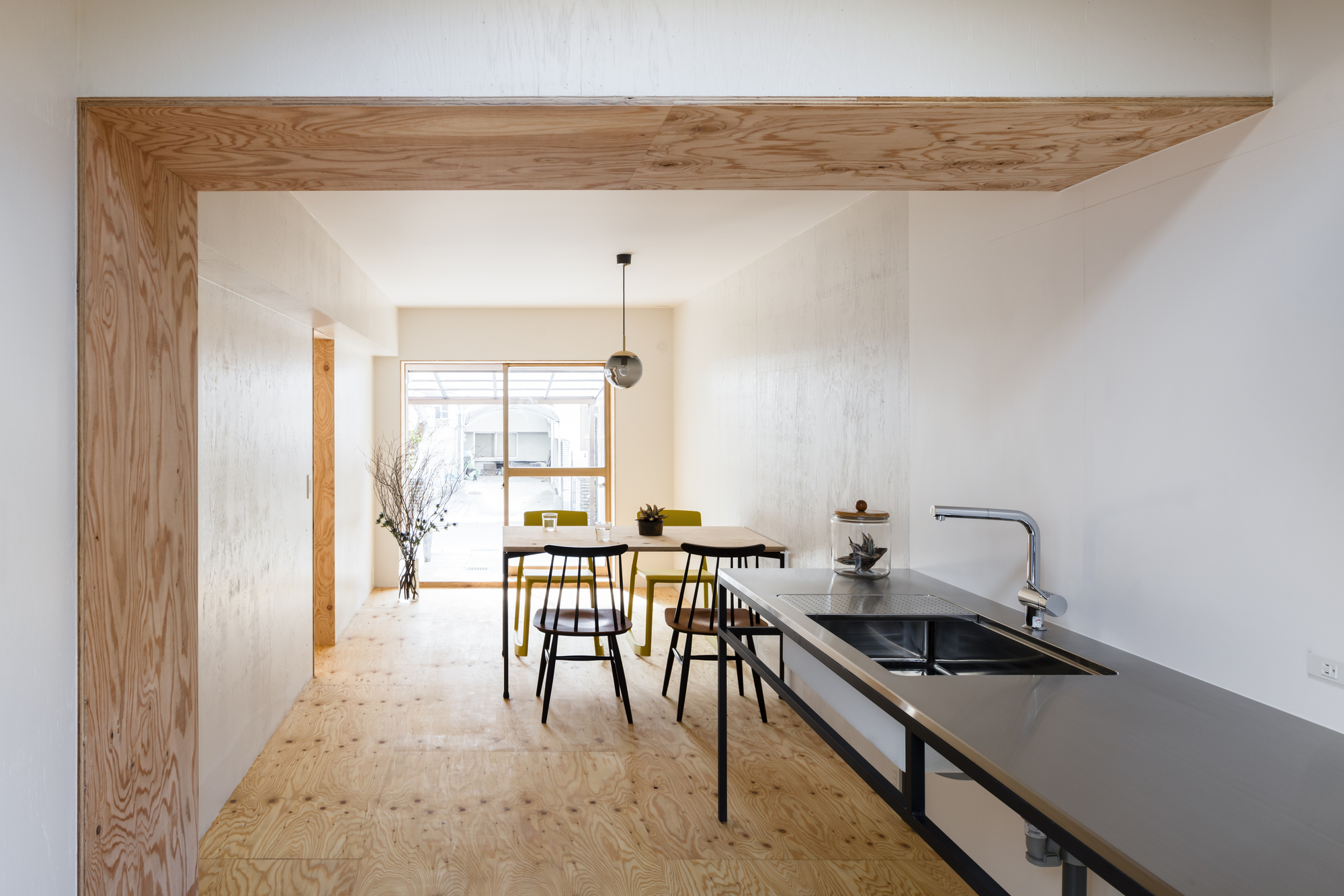 House in Oyamazaki / Shimpei Oda Architect's Office + Atelier Loowe-26