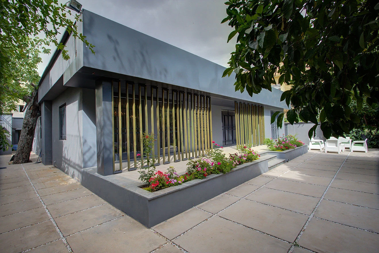 废弃建筑变身高效办公空间-15