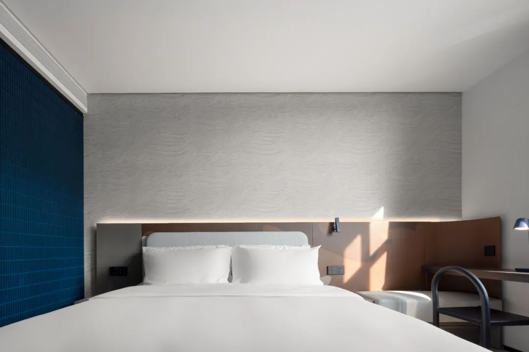 亚朵轻居酒店 3·0 客房设计丨中国上海丨V10 惟拾设计-10