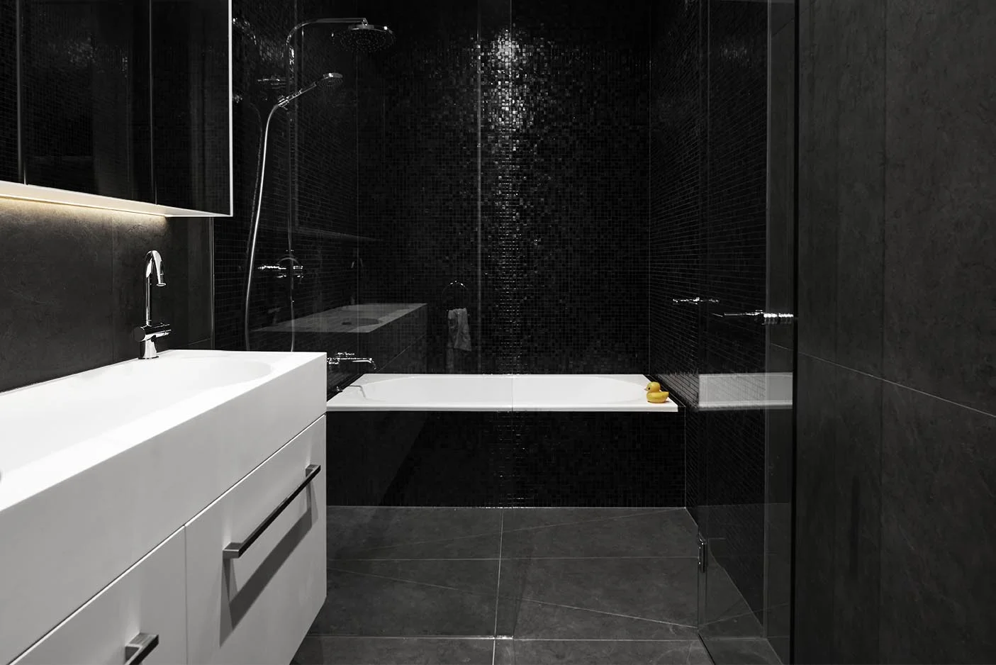 格伦艾里斯（Glen Iris）扩建与翻新工程

注：E·tension推测为Extension的拼写错误，在建筑领域Extension常指建筑的扩建部分，Renovation指翻新、整修Glen Iris一般是特定的地名，音译为格伦艾里斯 丨澳大利亚墨尔本丨JLTL Architects-29