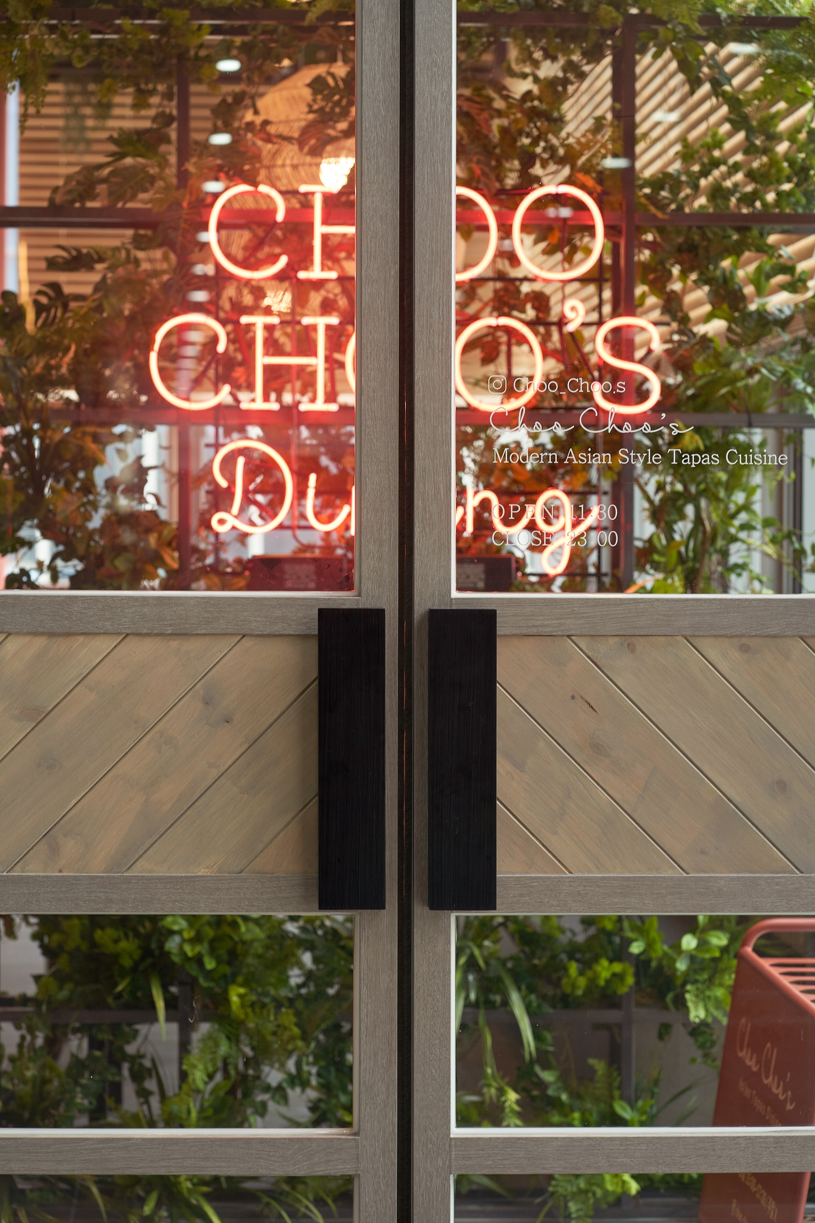 异域风情 35 平米亚洲餐厅设计-12