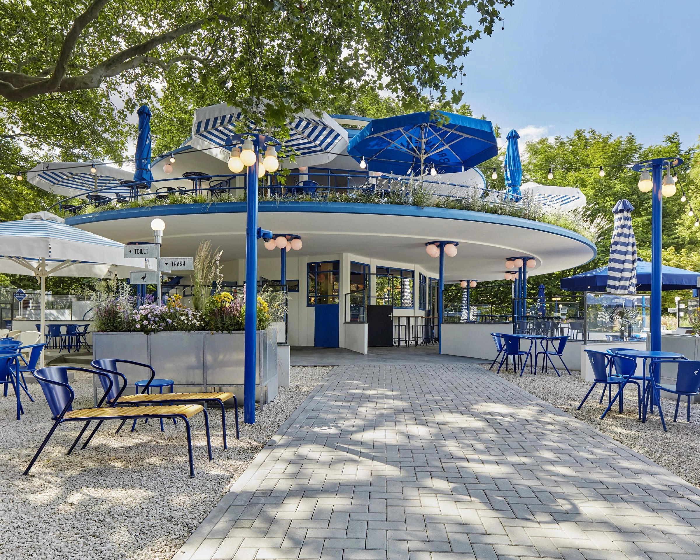 荷兰 Amsterdam 的绿色宁静餐厅 Blauwe Theehuis-26