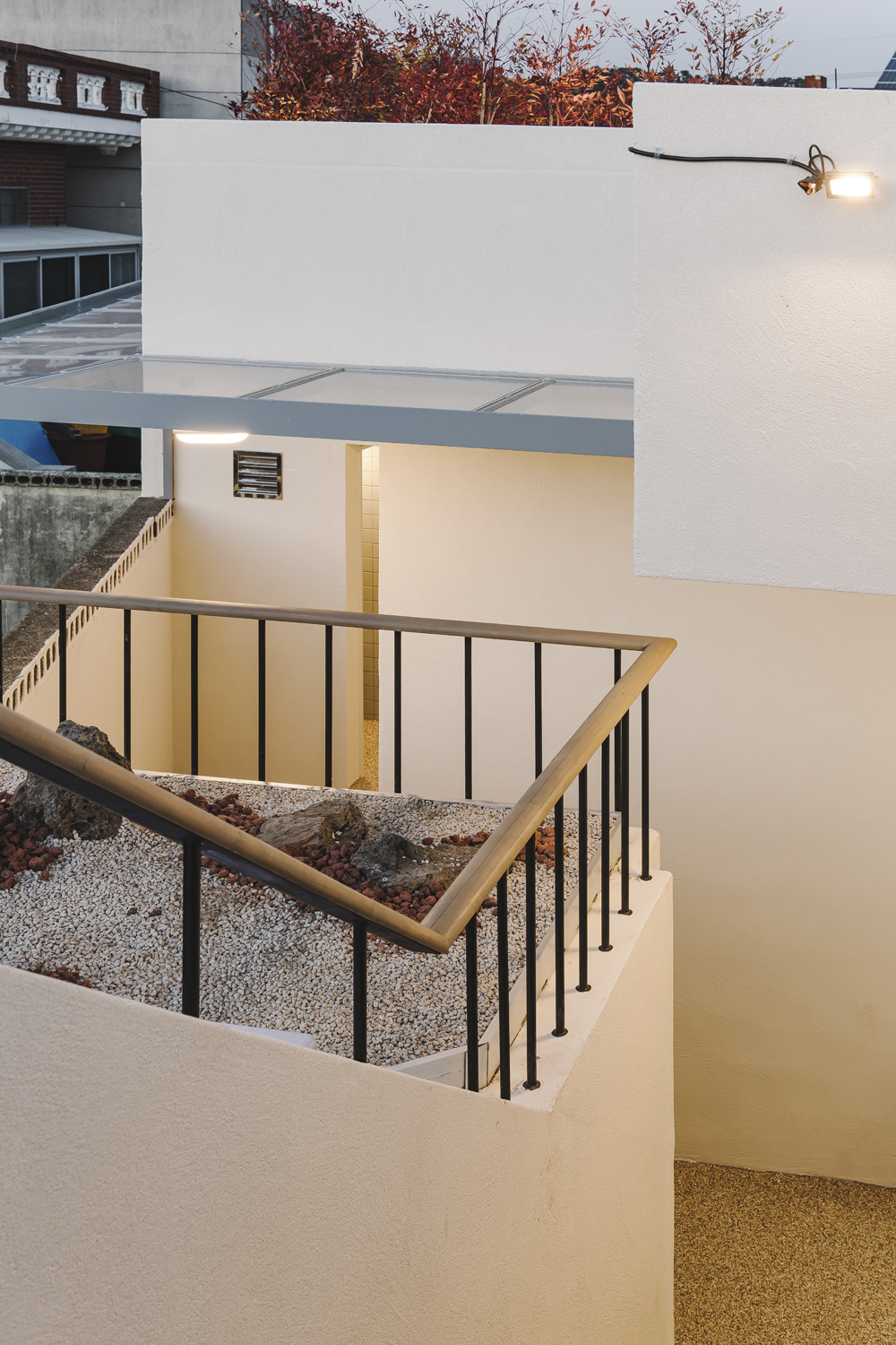 白色与木色，150 平米极简主义韩式餐厅设计-16