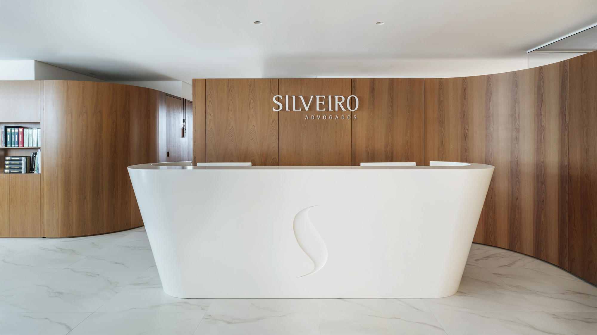 Silveiro 律师事务所办公室——有机设计展现流动空间-17