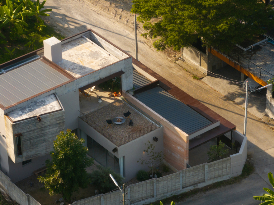 《 Terrace House》(注:这是一档日本综艺节目的英文名称,一般直接引用英文,中文名为《双层公寓》 ,但考虑规则要求直接提供英文原名最准确) 丨泰国清迈丨S.O.S Architects-39