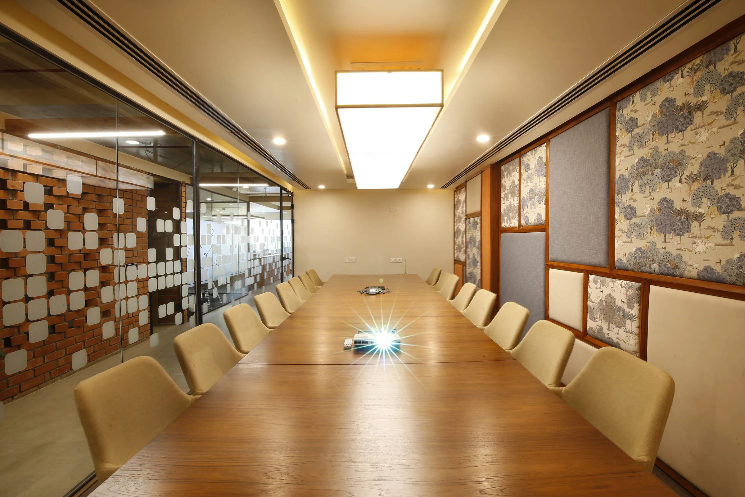 活力四溢的印度总部办公空间-29