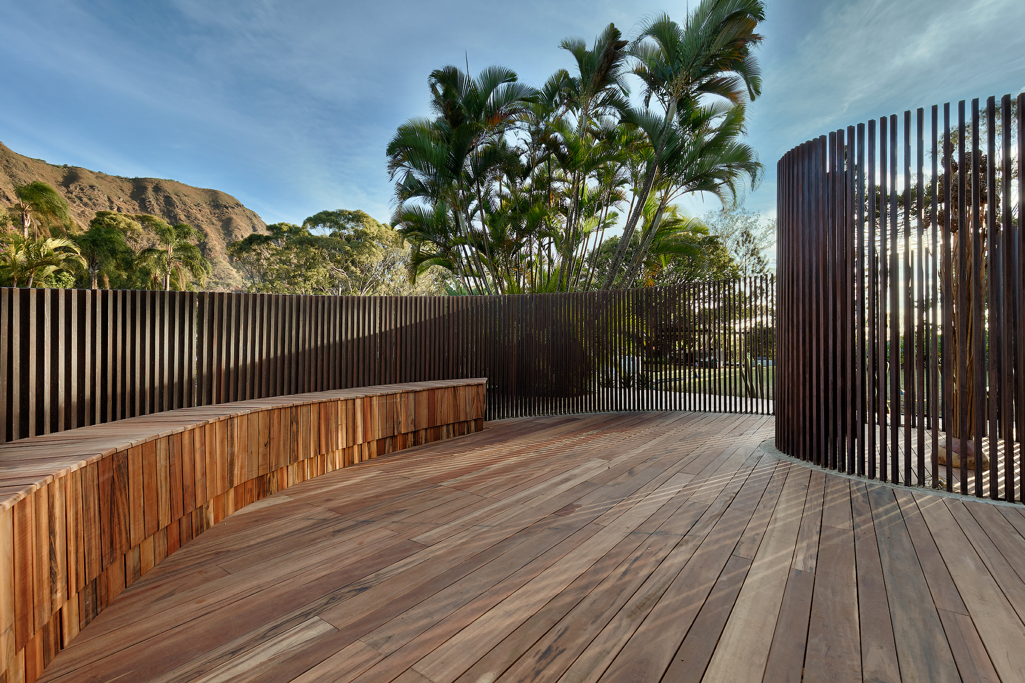 巴西青年建筑师打造“OCA”冥想空间,致敬自然与本土文化-1