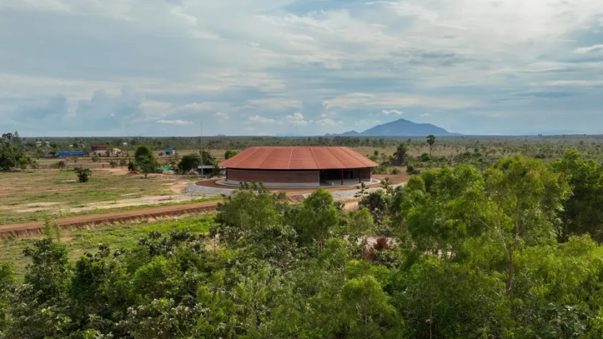 音乐中心The Gong丨柬埔寨丨瑞士建筑工作室Atelier Oï-1