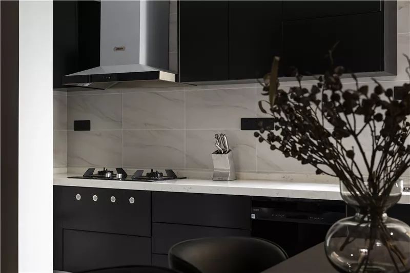 现代风格打造宽敞通透的 84㎡三室两厅-24