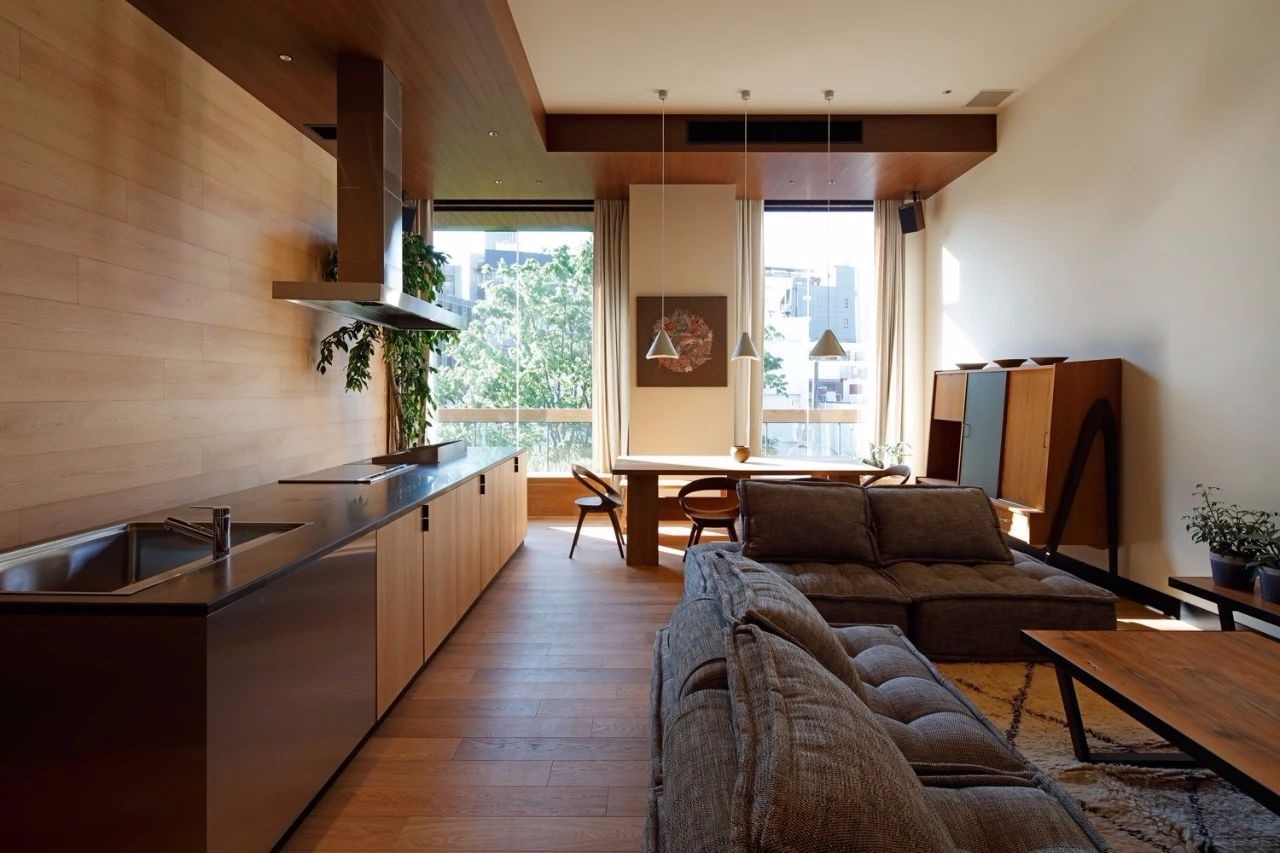 这个LOFT酒店装潢简单 / 住一晚却要6000块-40