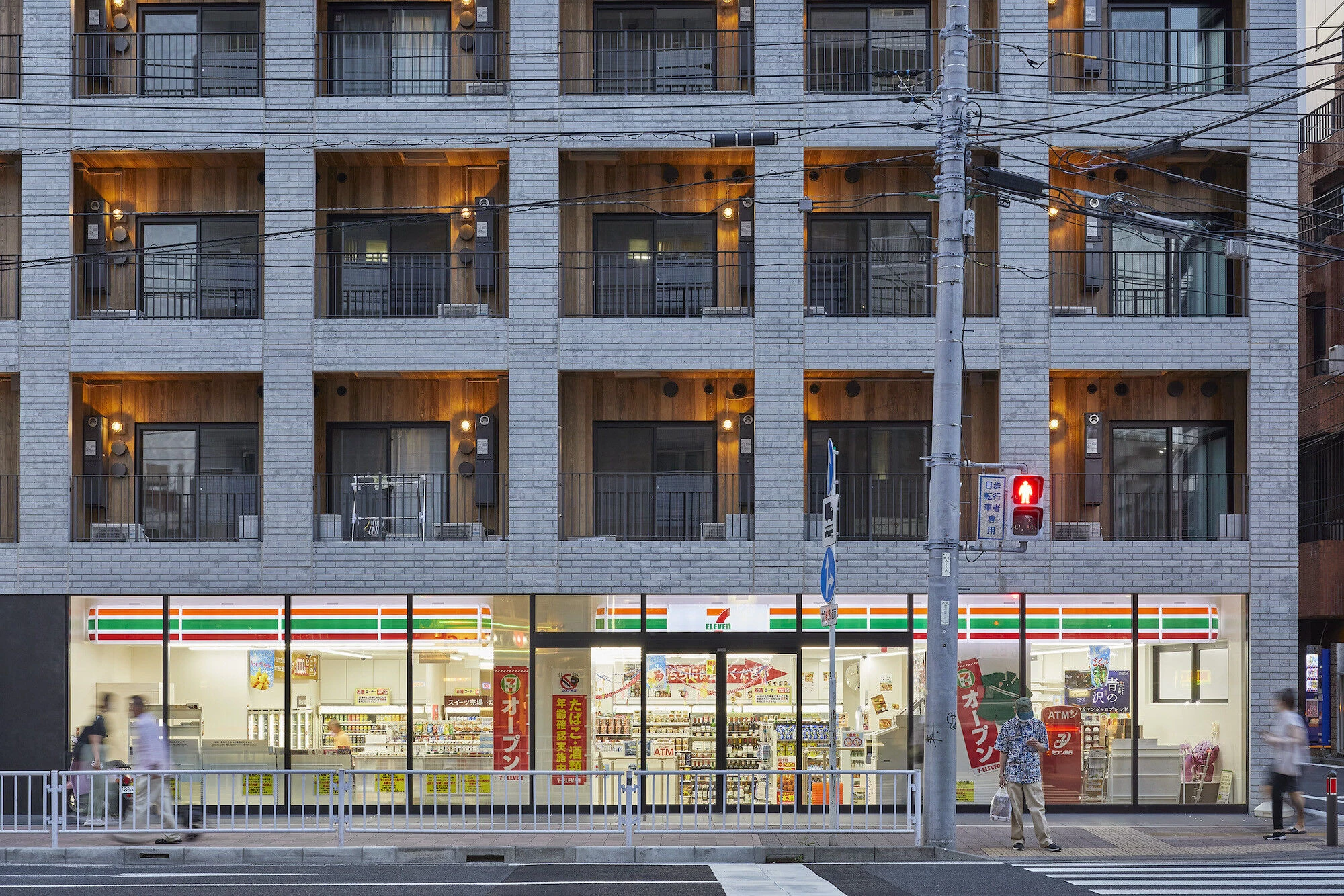 模糊界限的混凝土皮肤 · 日本公寓设计新尝试丨日本神奈川-37