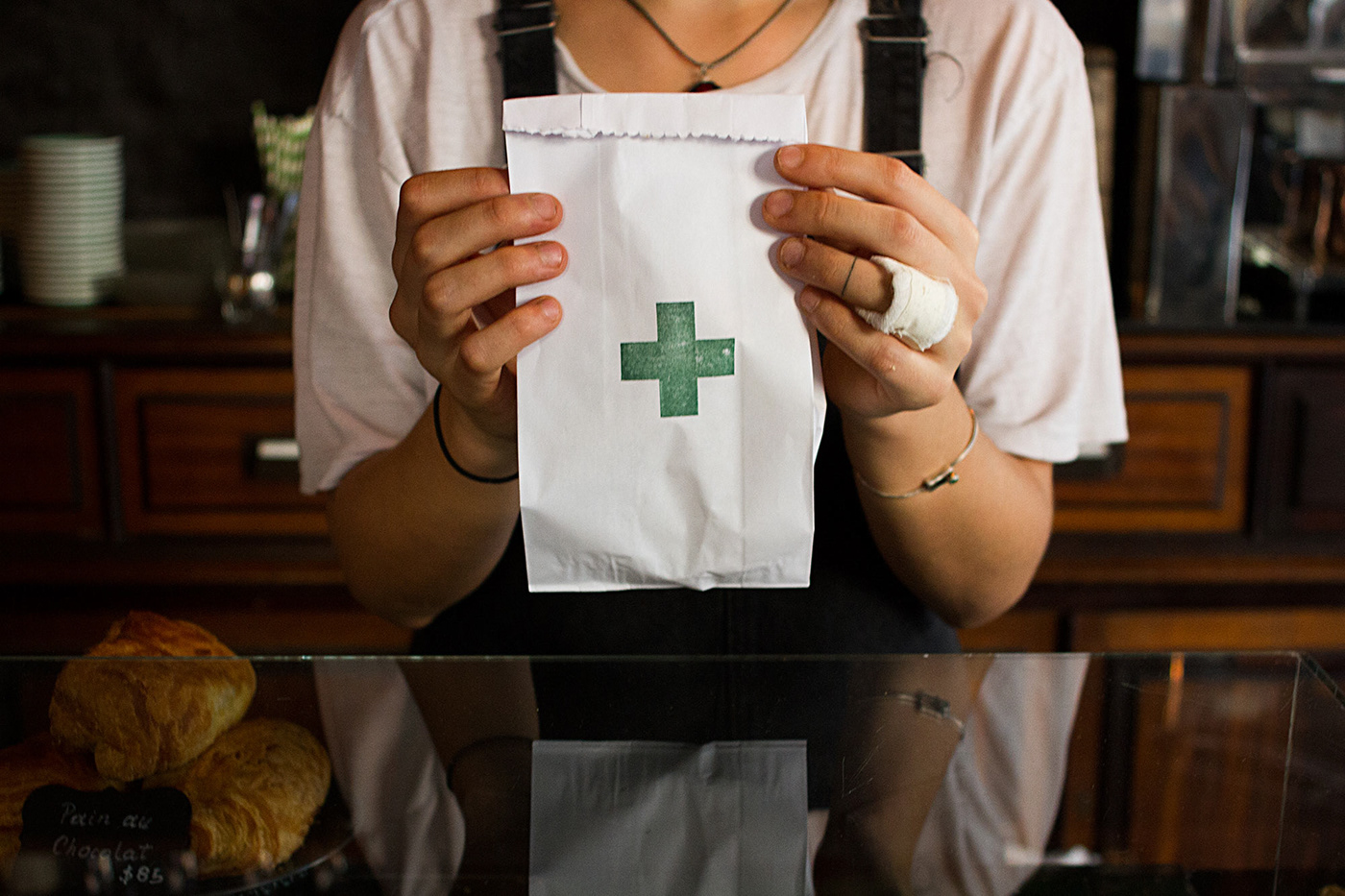 拯救历史,重塑身份的乌拉圭老药房咖啡馆-12