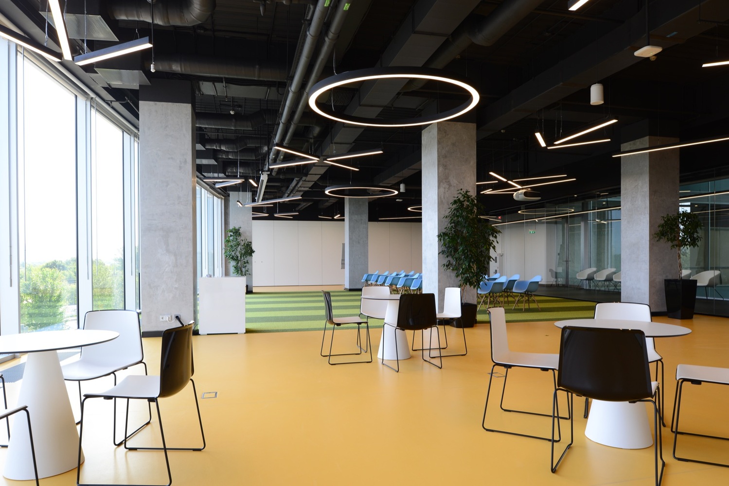 阿迪达斯体育之家-61