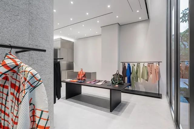 Homme Plissé Issey Miyake曼谷全新概念店丨泰国曼谷丨品牌长期合作的设计团队-19