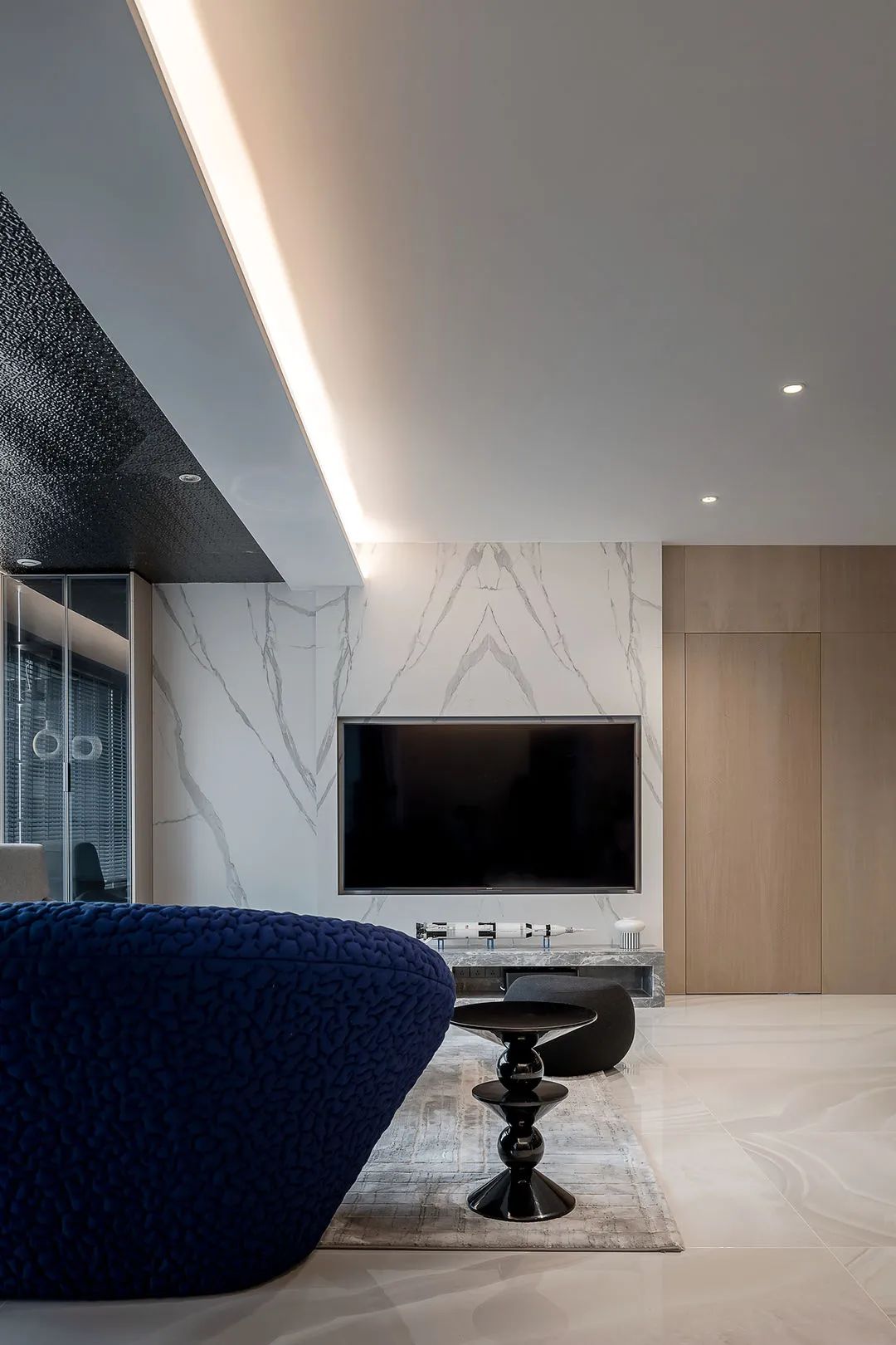 现代温馨与浪漫的居住空间-8