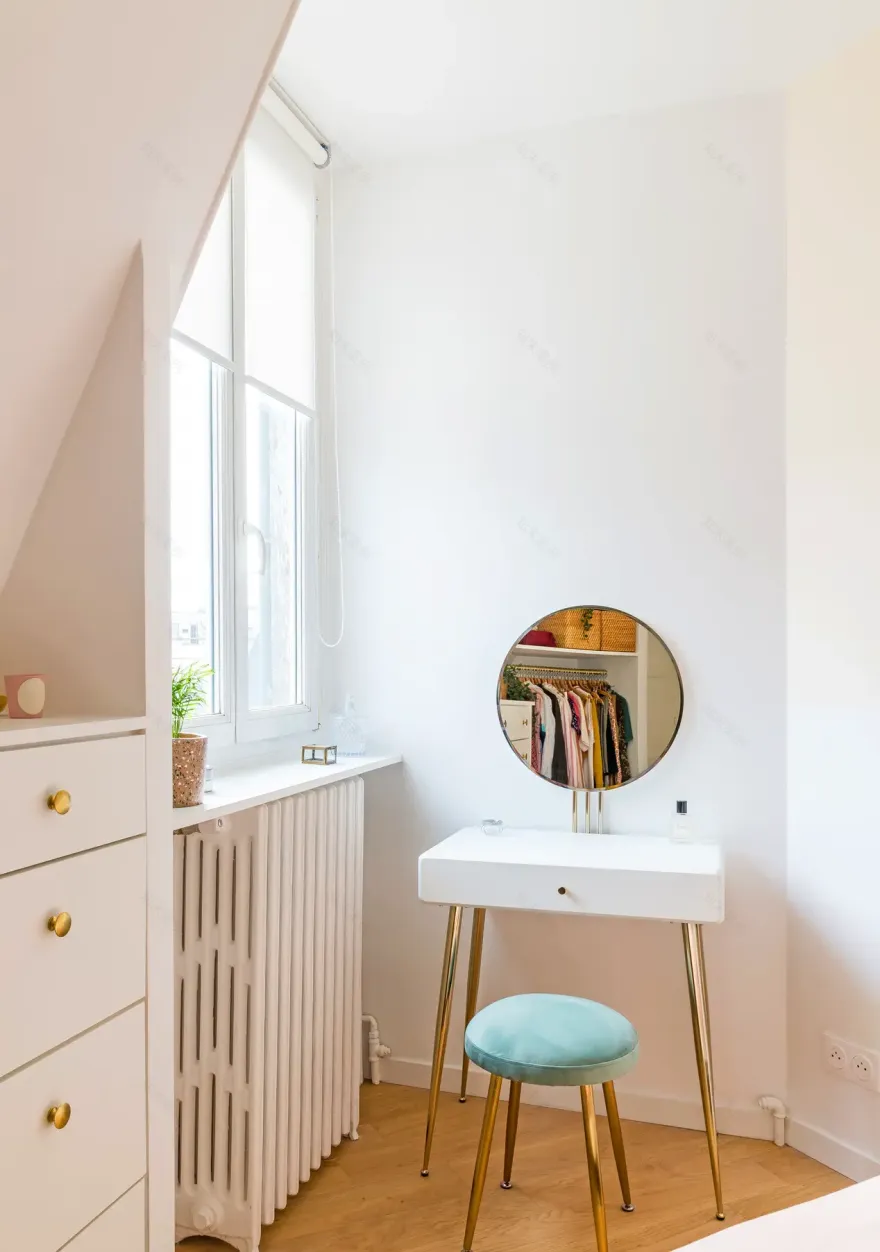 巴黎 30m2 多彩小户型公寓设计-15