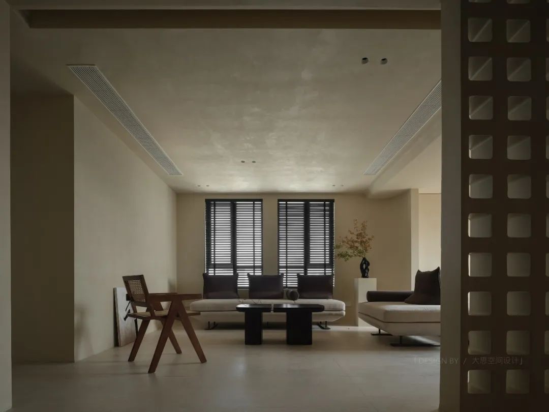 暖黄色宁静住宅丨中国武汉丨大思-13