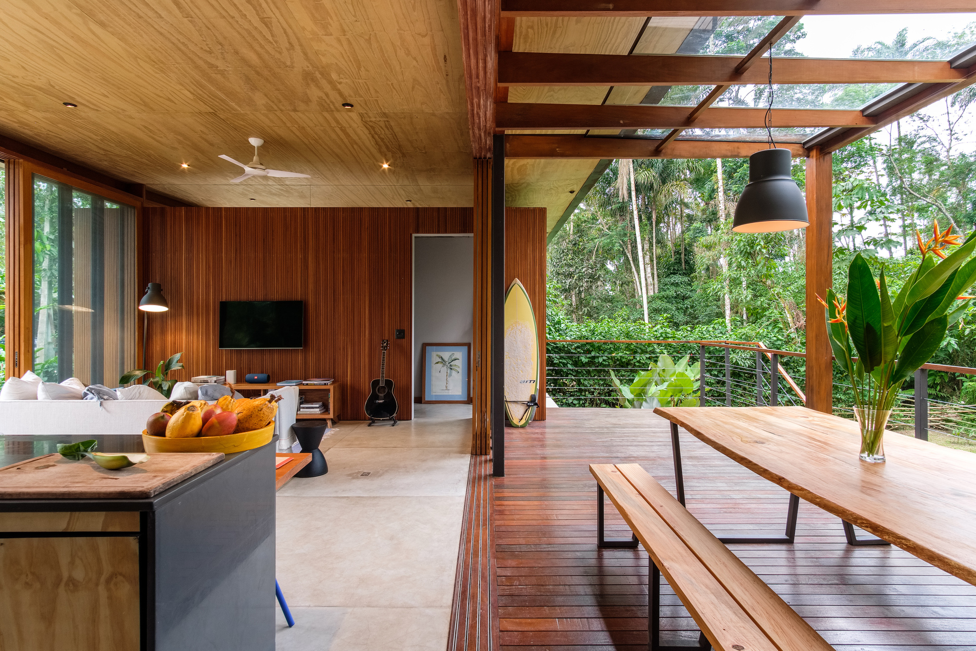 巴西绿意盎然的海岸线上的生态家园-6