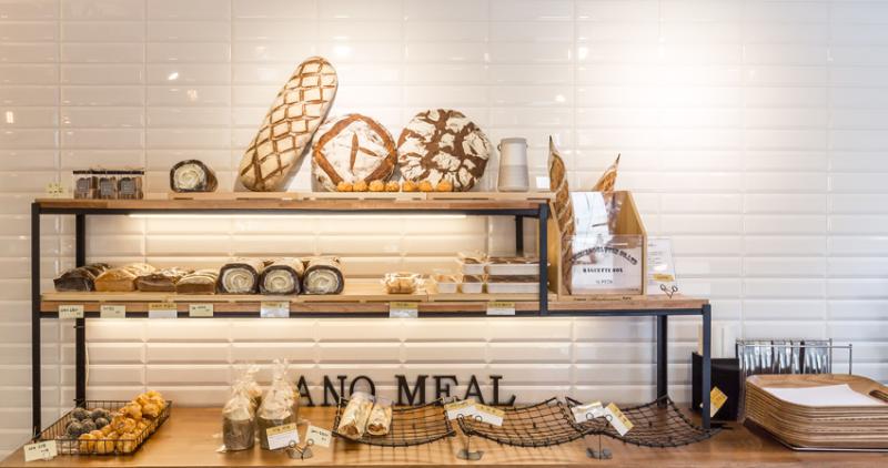 极简 15 坪烘焙店，韩式白色木质空间-12