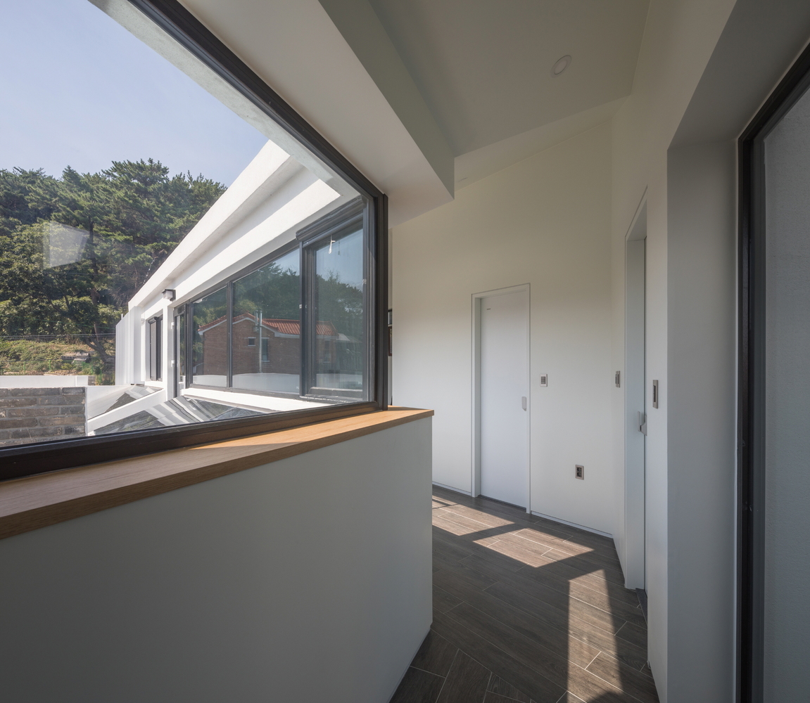 韩国乡村白色百叶窗展馆屋-32