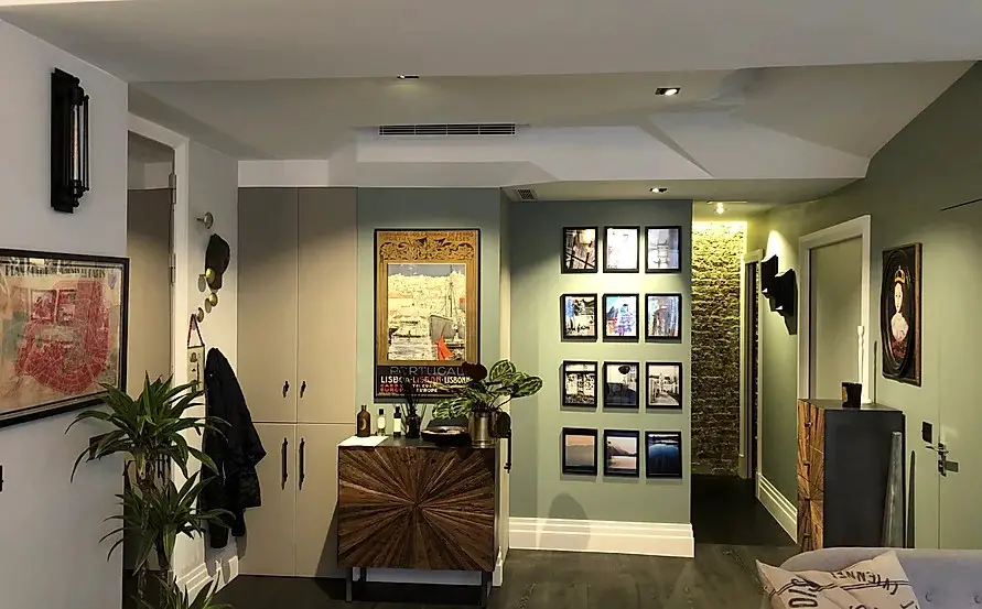 巴黎百年建筑中的温暖现代公寓-9