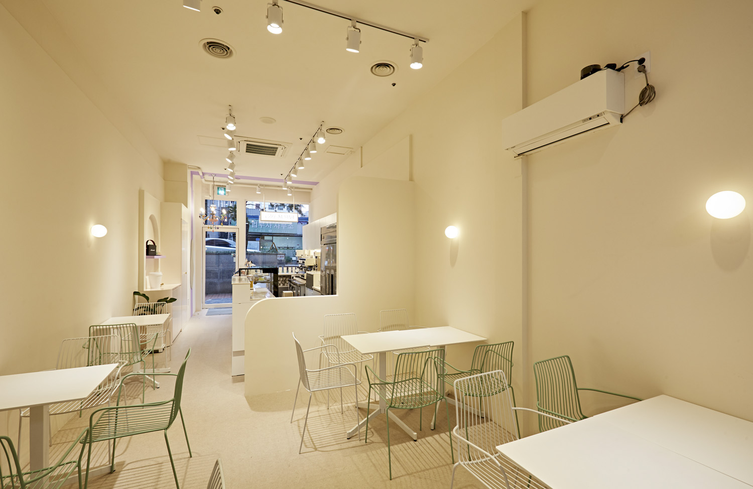 贝伊顿的 11 平米咖啡厅 | 极简主义的完美诠释-4