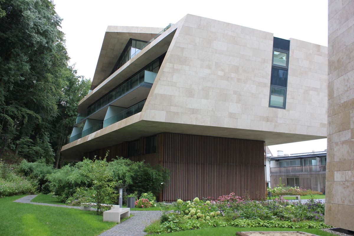 岩石中的城市绿洲-23