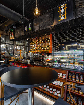 Anastasiya Gushchina丨咖啡店丨Triple Z Café