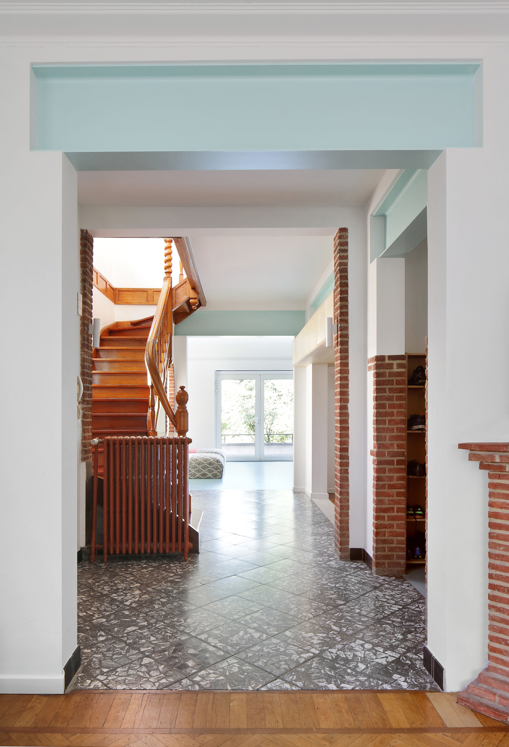 Meandering Furniture Villa Renovation / Atelier Tom Vanhee-12