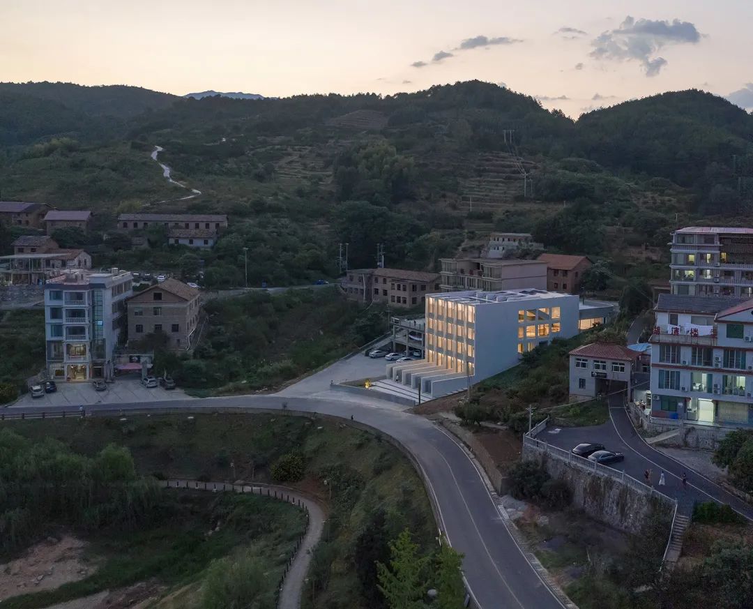 乡村梯田中的光影酒店 · 棠之酒店丨中国郴州丨米凹工作室-90