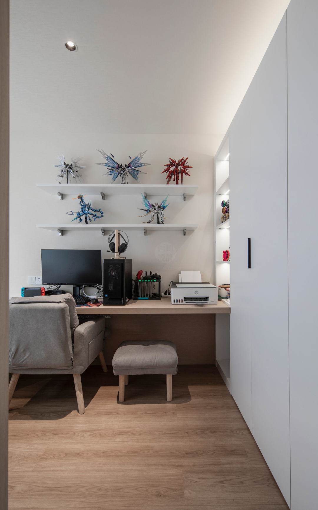 浙江平湖四口之家的30m衣柜与洄游动线设计丨中国浙江-86