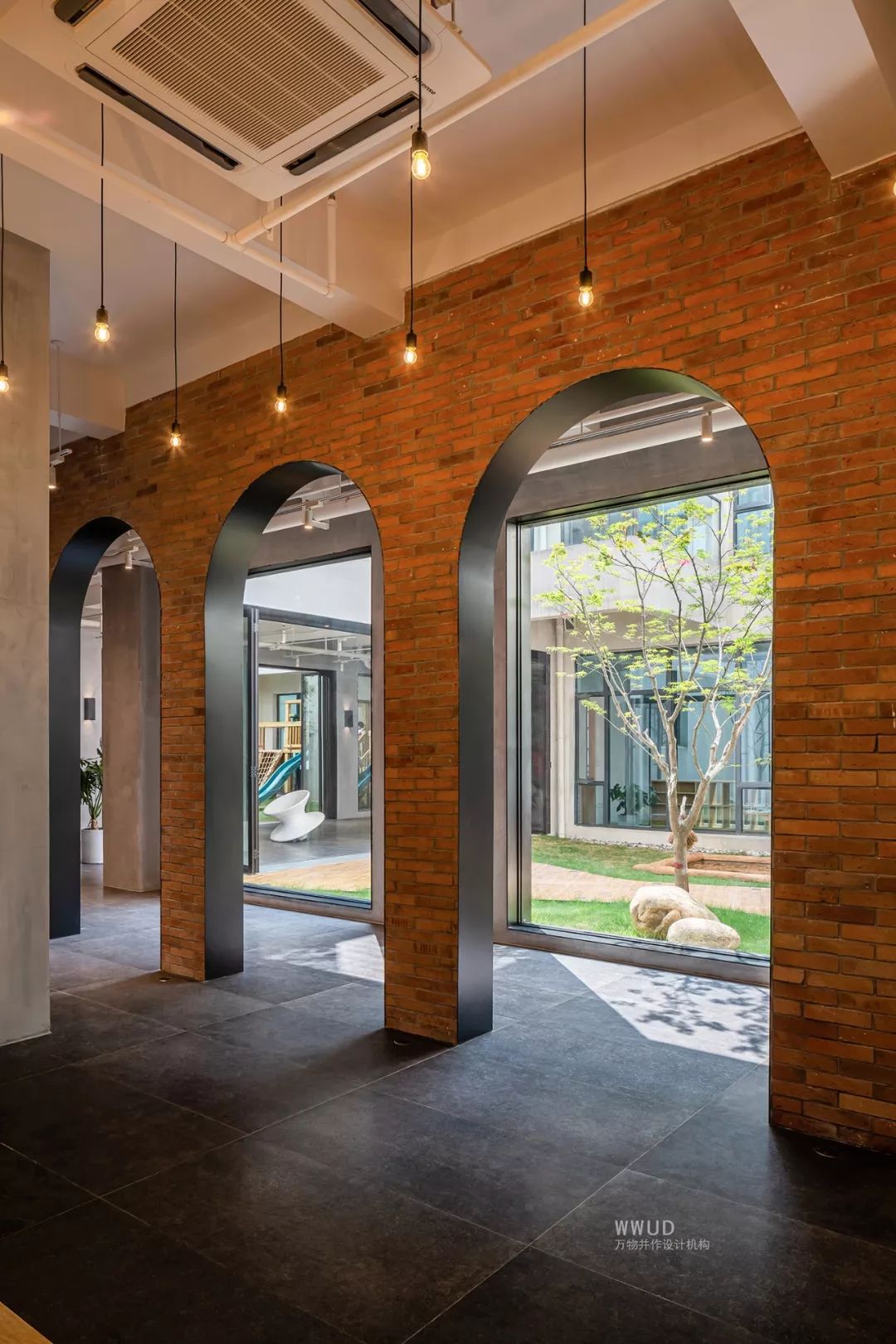 心流儿童之家 | 素色蒙特梭利学习空间-41