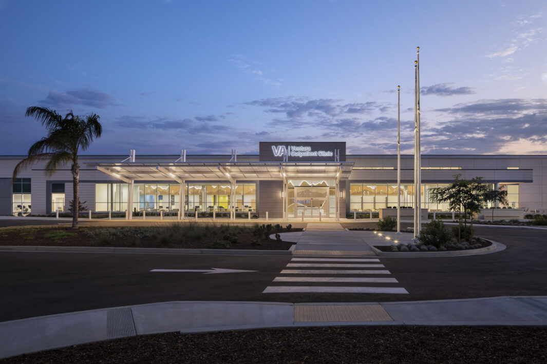 Captain Rosemary Bryant Mariner Outpatient Clinic - Perkins Eastman-0