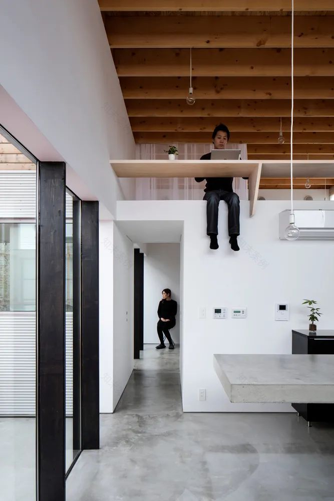 车库露台 · 独特半户外设计丨勾勾手设计网-30