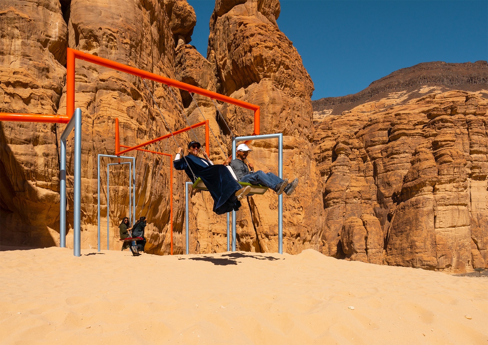 阿鲁拉沙漠中的“同心”秋千-17