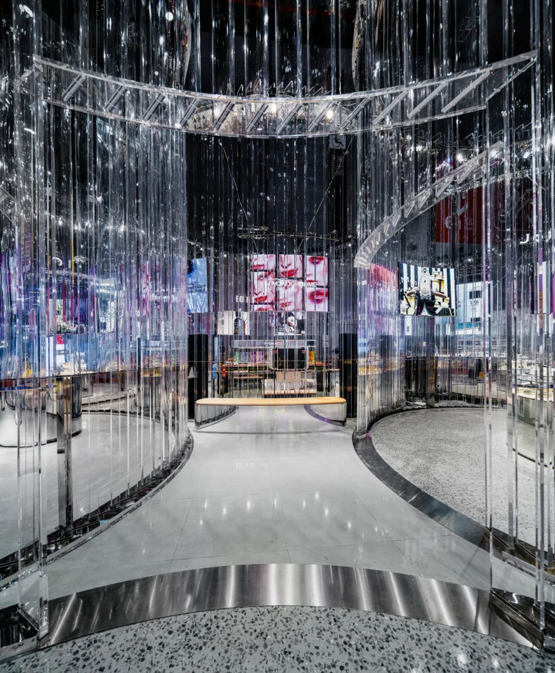 雅诗兰黛进博会展馆——栋栖设计打造梦幻透明立方体-28