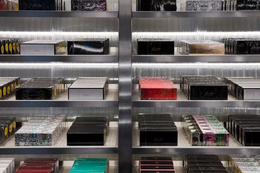 The Hawkers 眼镜店设计-24