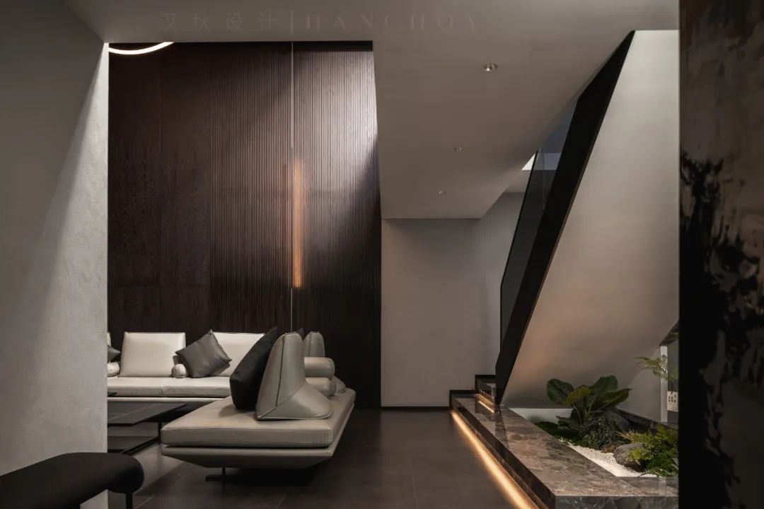 暗黑系住宅新案 · 汉秋新案的现代魅力丨中国常州丨汉秋设计-20