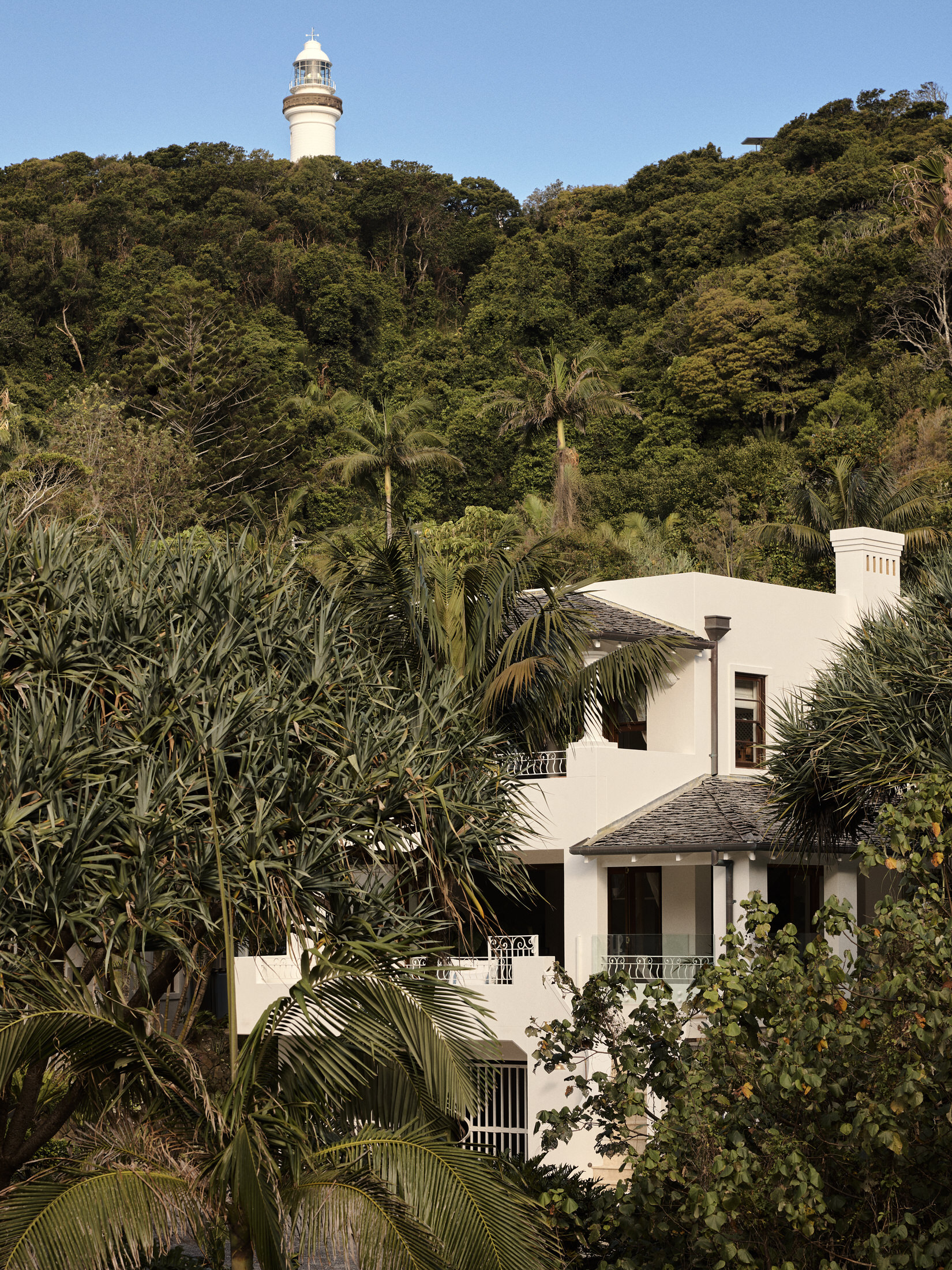 Tamsin Johnson Brings Spanish-Hollywood Glamour to New Raes Guesthouses in Byron Bay.-4