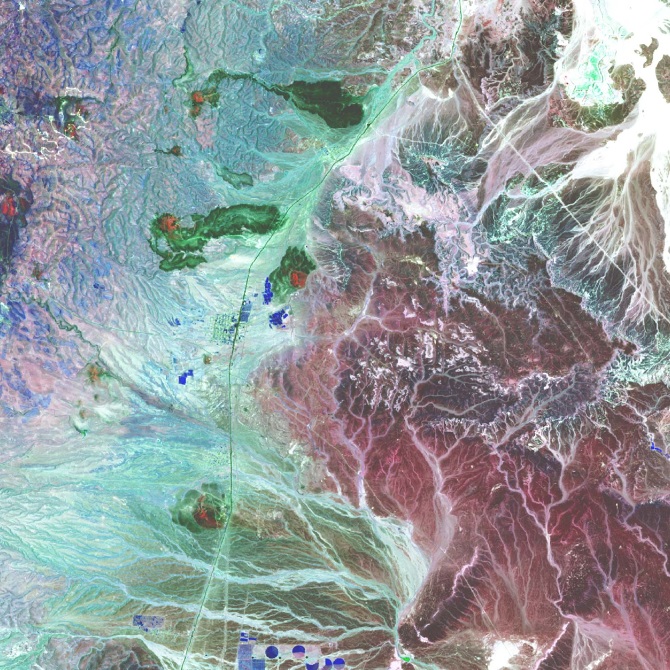 Blue Farmland可译为蓝色农田，但huaikuanchung不是一个常见的英文词汇或有公认含义的词语，不清楚其确切指的是什么，无法完成该部分的准确翻译 丨以色列-39