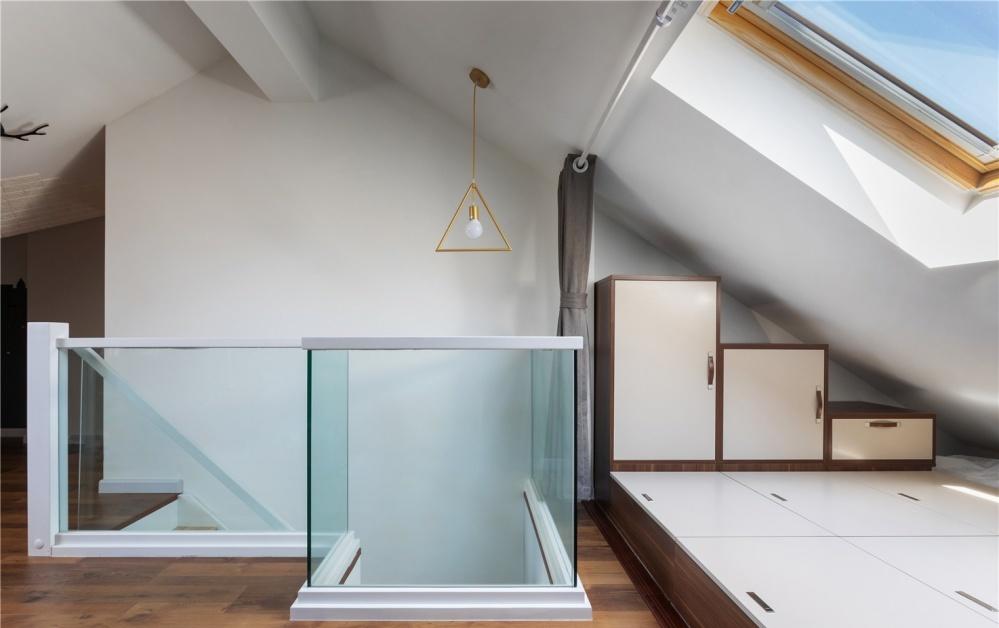 色彩斑斓的别墅 LOFT，童趣与优雅共生-12