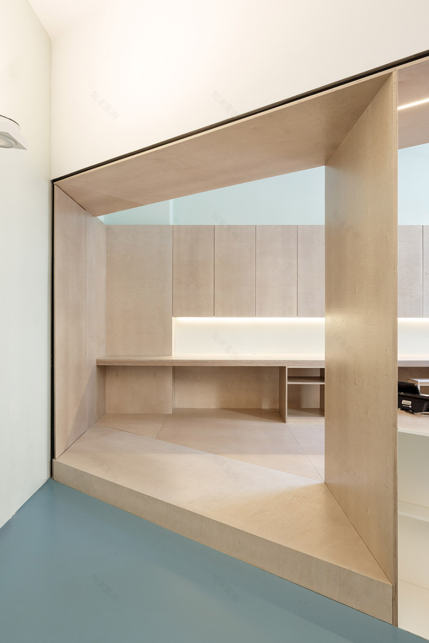 比利时阿伦贝格剧院底层空间改造-4