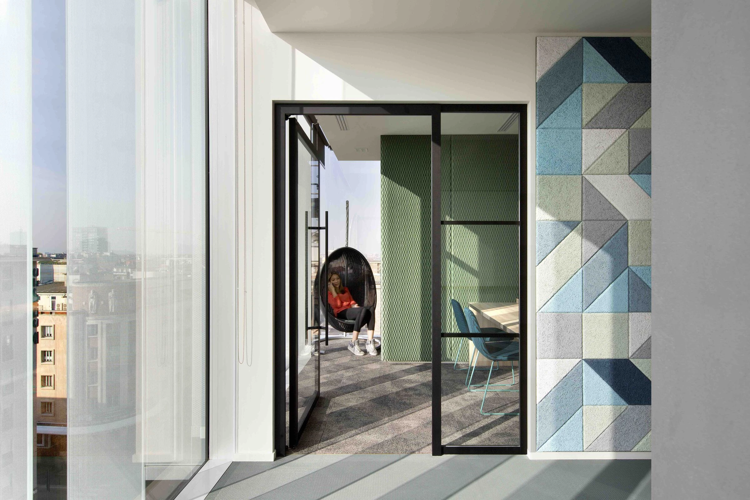 米兰办公室的 3D 纺织声学设计-10