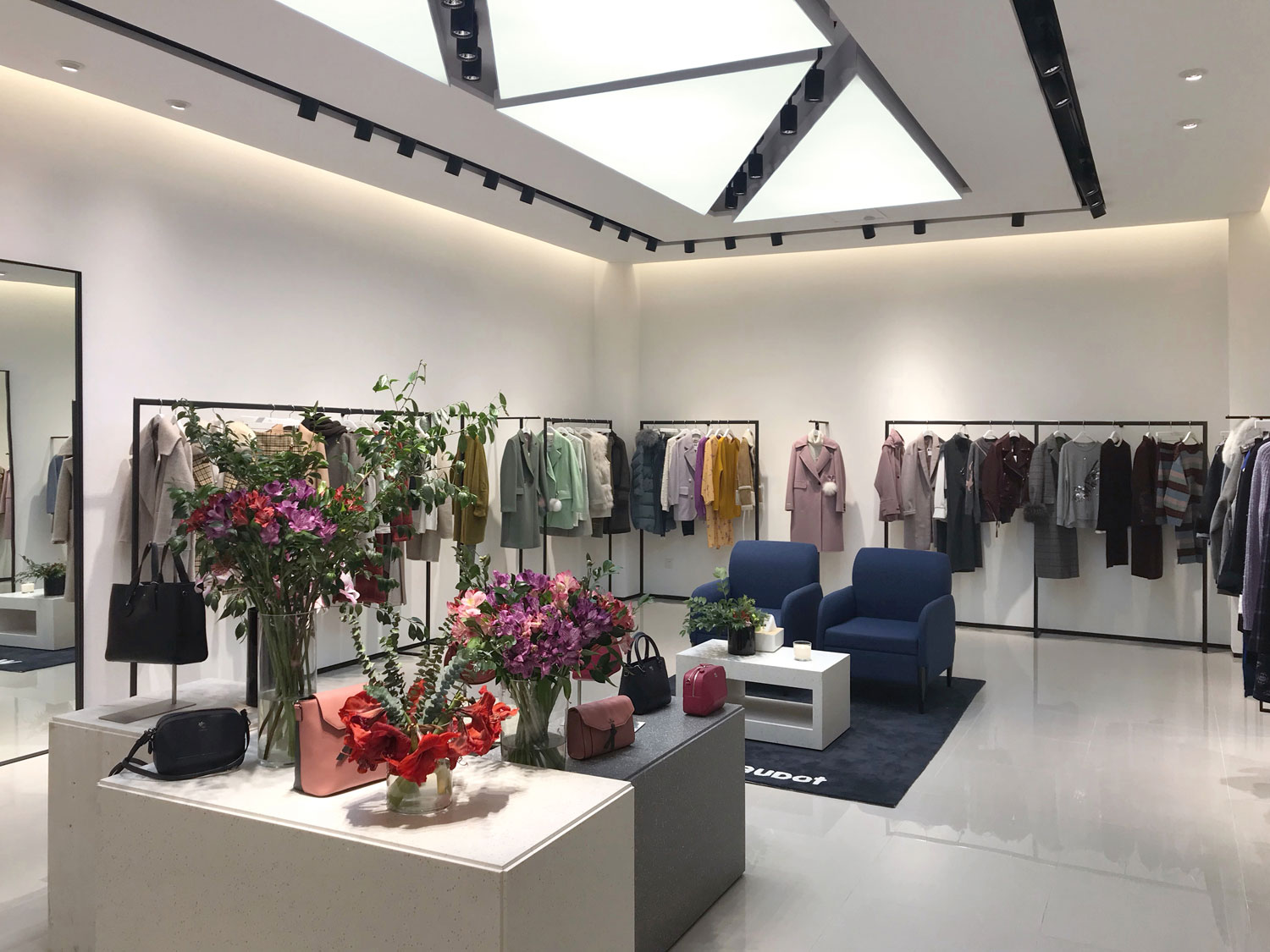 上海 80 平小户型设计，肌理漆金属大理石的惊艳碰撞-5