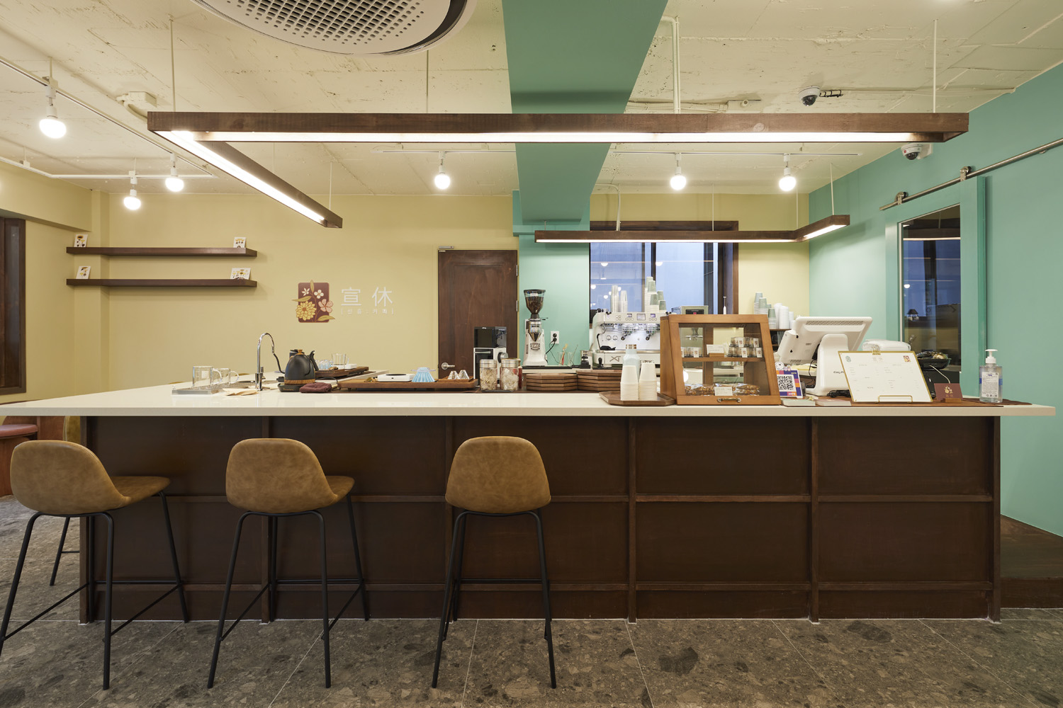 韩式休闲咖啡厅，24 平米打造东方氛围-8