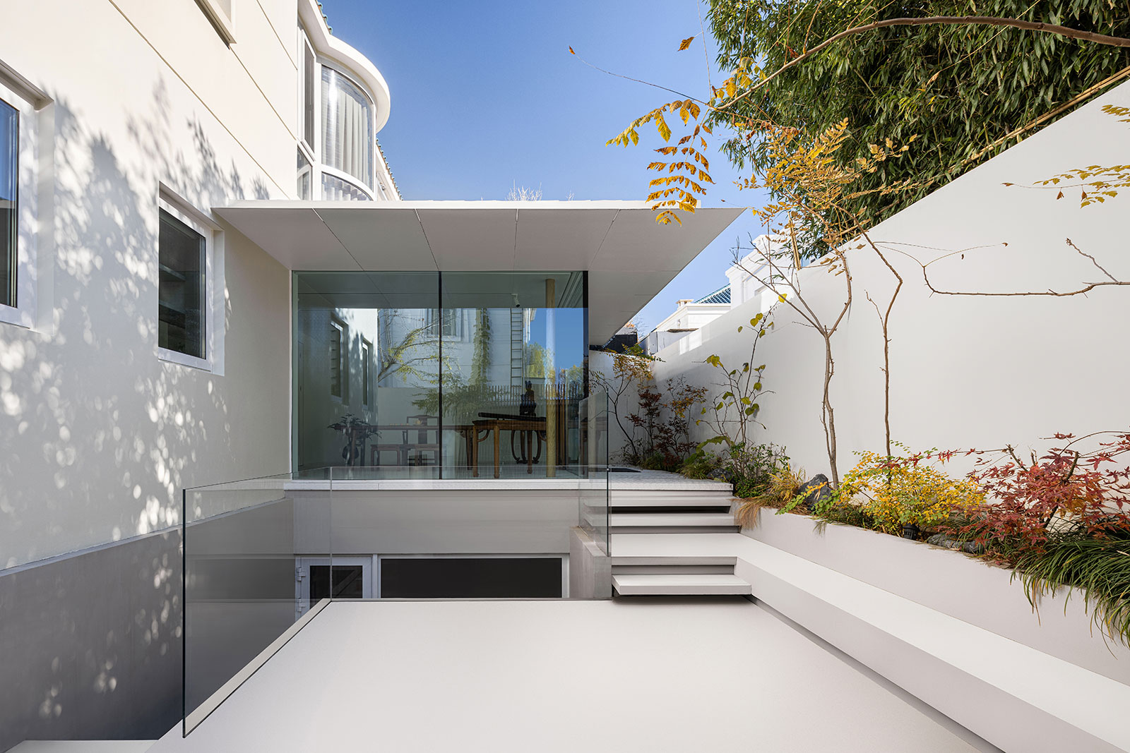 Classic Meets Modern: House Renovation / KiKi ARCHi | ArchEyes-14