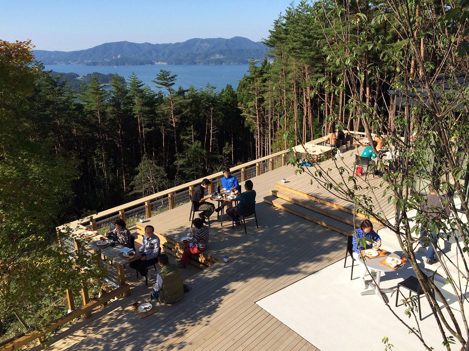 箱根山半山腰的漂浮甲板·陸前高田市民公园丨日本岩手-23